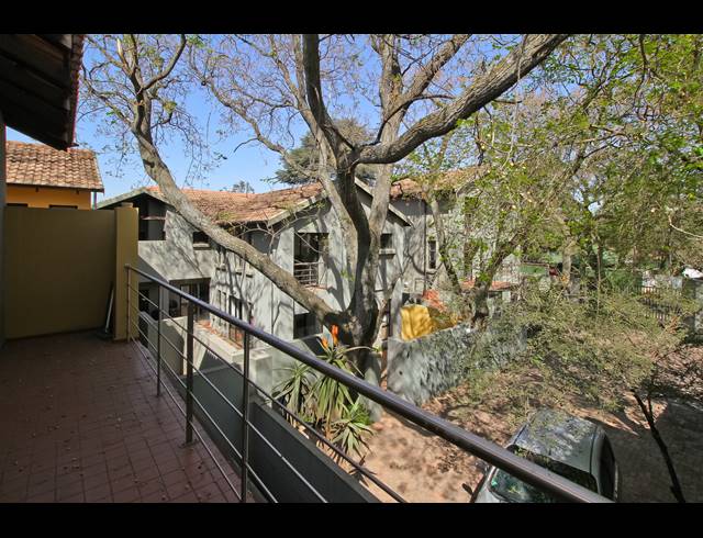 854M² BUILDING FOR SALE IN BRAMLEY
